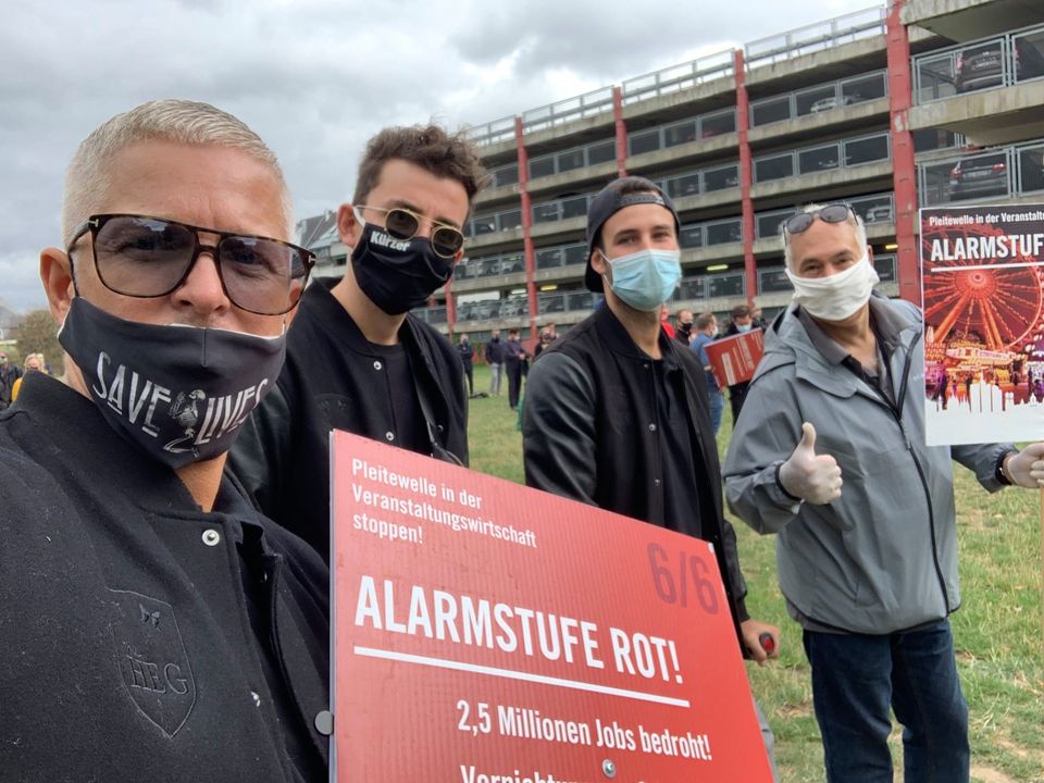 THE-HEG-DEMO_ALARMSTUFE-ROT01 FRESH-MUSIC-LIVE_LUFT-UND-LIEBE
